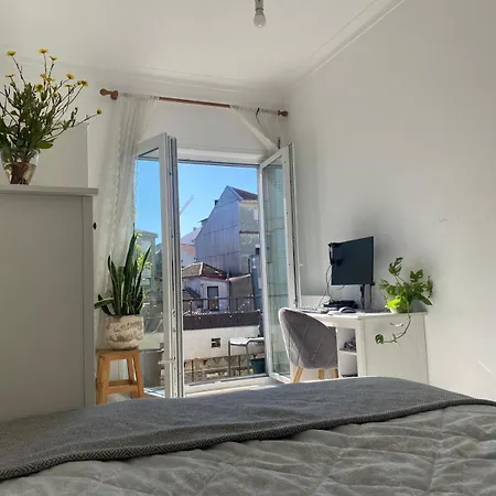 3 Bedroom In Short Walk To Center Appartement